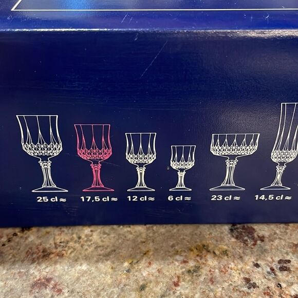 Cristal D'Arques Wine Glasses 8 oz. Crystal Longchamp - Picture 3 of 4
